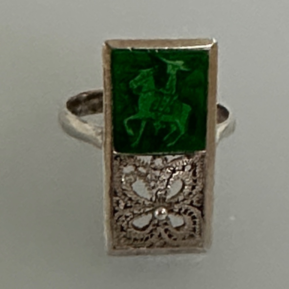 925 sterling Silver Don quijote Ring with Green Gemstone - Picture 6 of 6